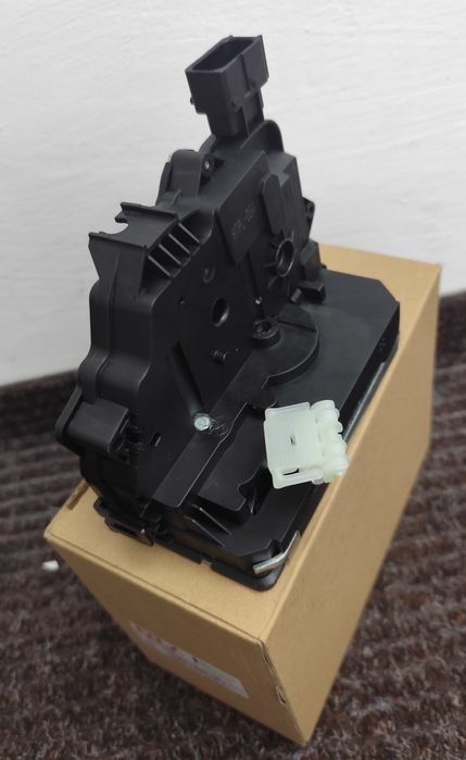 Actuator ușă stânga spate Opel CORSA D