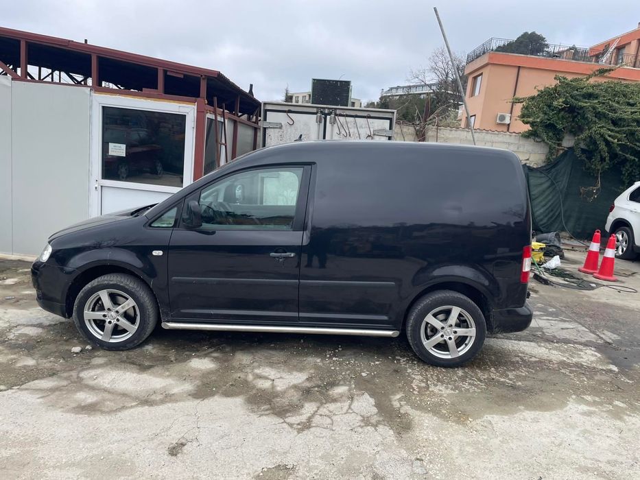 Продавам Volkswagen Caddy