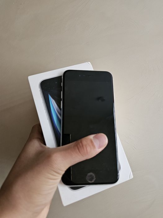 iPhone se2020 акб 72% 128гб