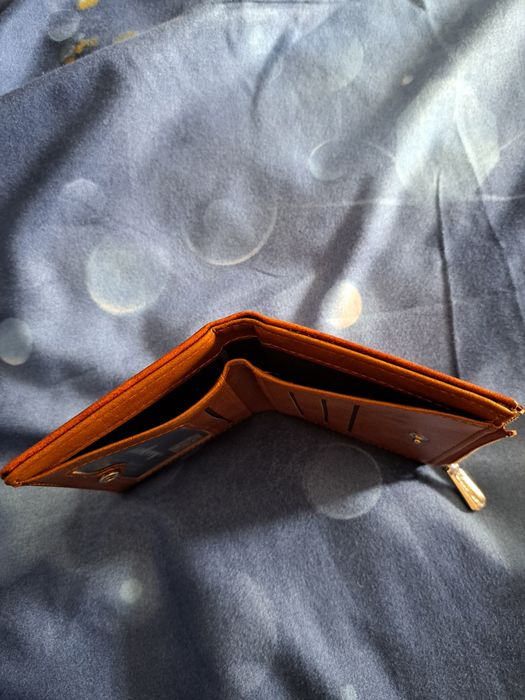 Кафяв портфейл от материал: PU и с RFID защита