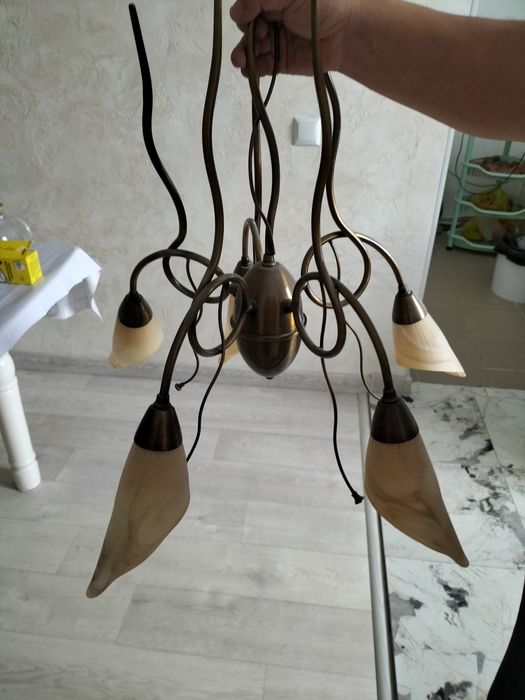 Продается люстра