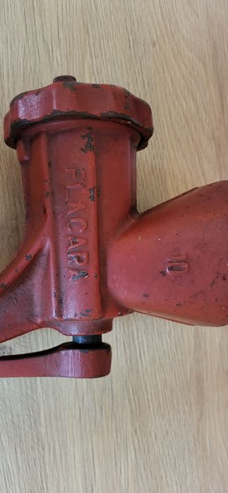 Машинка за мелене на месо и домати Румънска