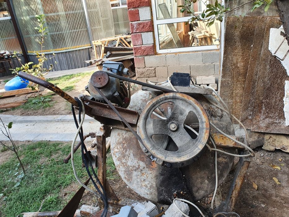 Бетономешалка советская