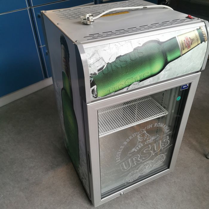 Vitrina frigorifica mica pentru bauturi