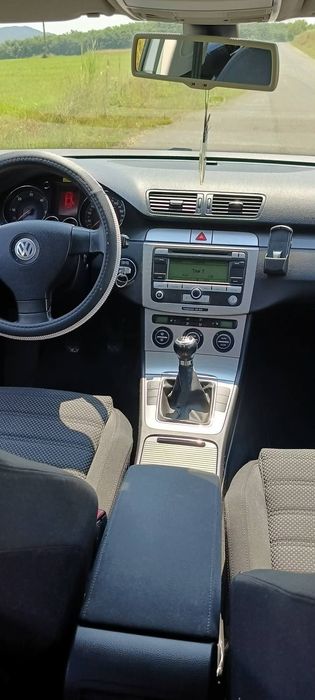 Vând Volkswagen Passat B6 Variant 2.0 TDI
