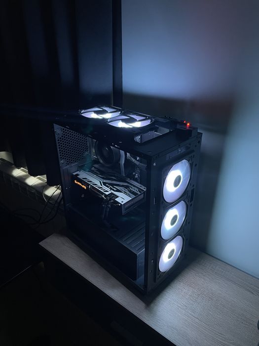 Настолен компютър / PC