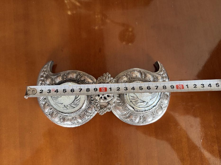 Сребърна пафта дълбок релеф.