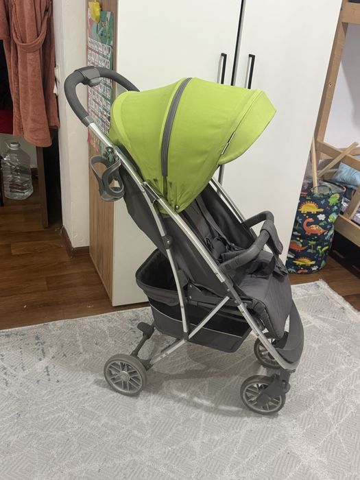 Продам прогулочная коляска легкая