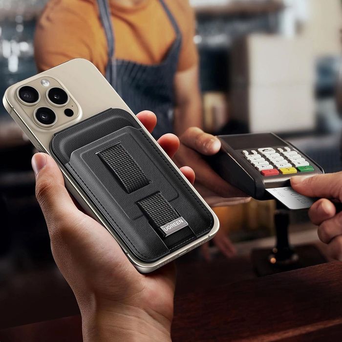Кожен портфейл Ugreen с вградена поставка за прикрепяне към  с MagSafe