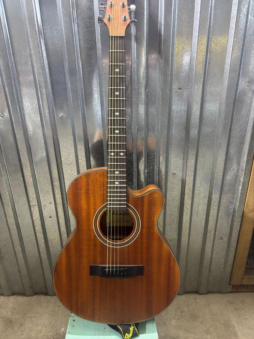 Аккустическая гитара Adagio