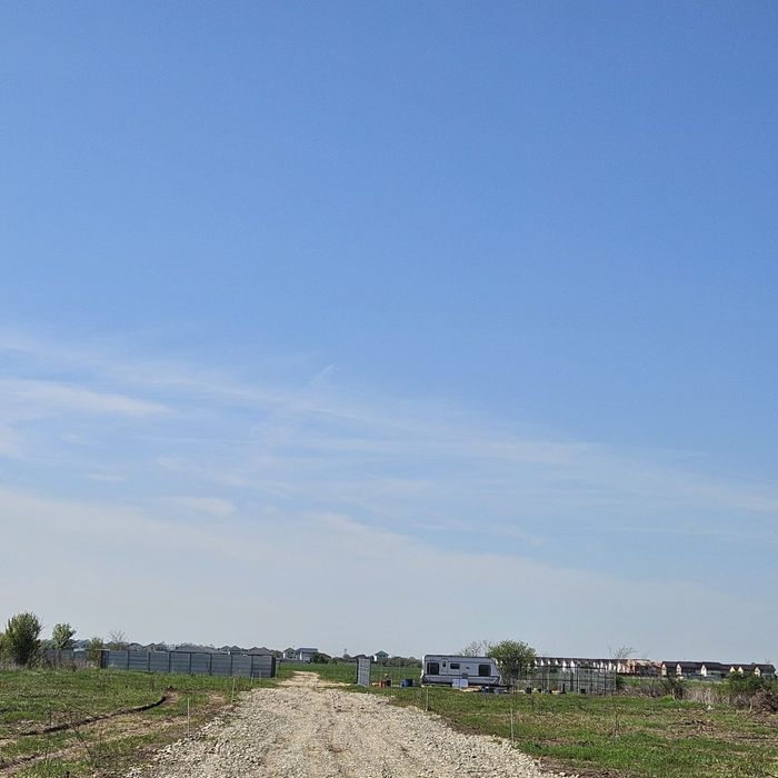 Teren Sabareni intravilan 490 m2 langa padure