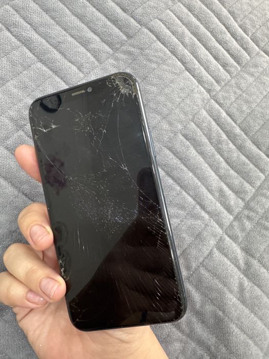 Продам Iphone 11