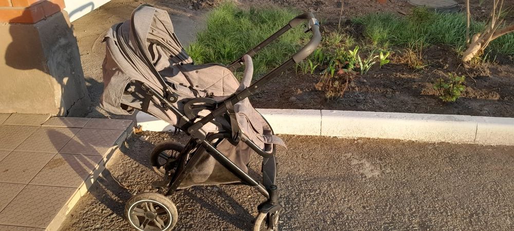 Коляска детская в отличном состоянии