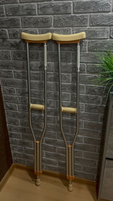 Костыли в хорошем состоянии