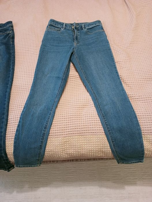 Продам две пары джинс, новые