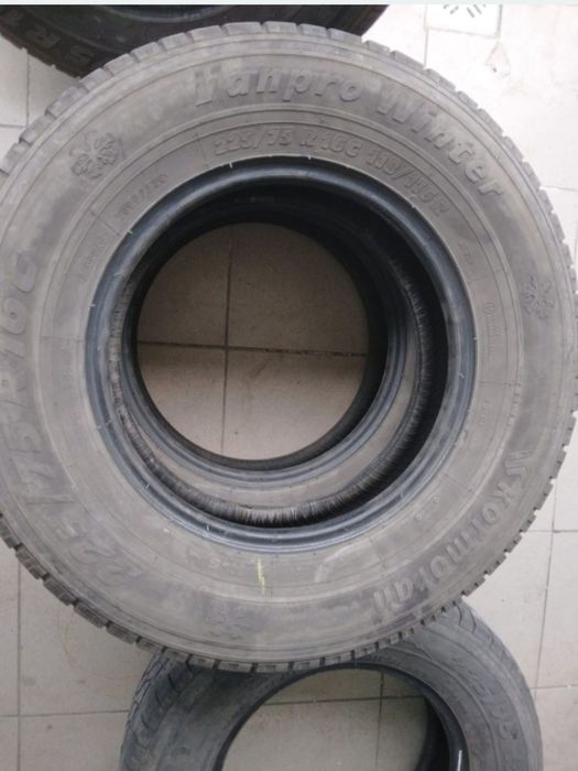 Vand 5 cauciucuri 225 75 r16 C în stare foarte bună la 150 de lei bucata