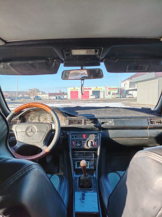 Мерседес бенс 124