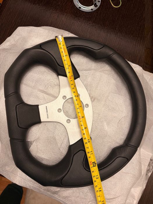 Volan original Momo Italy full box - Nou