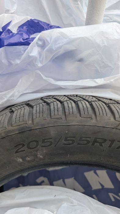 Страхотен комплект зимни гуми   HANKOOK I*CEPT EVO-2(205/55 R17 91H