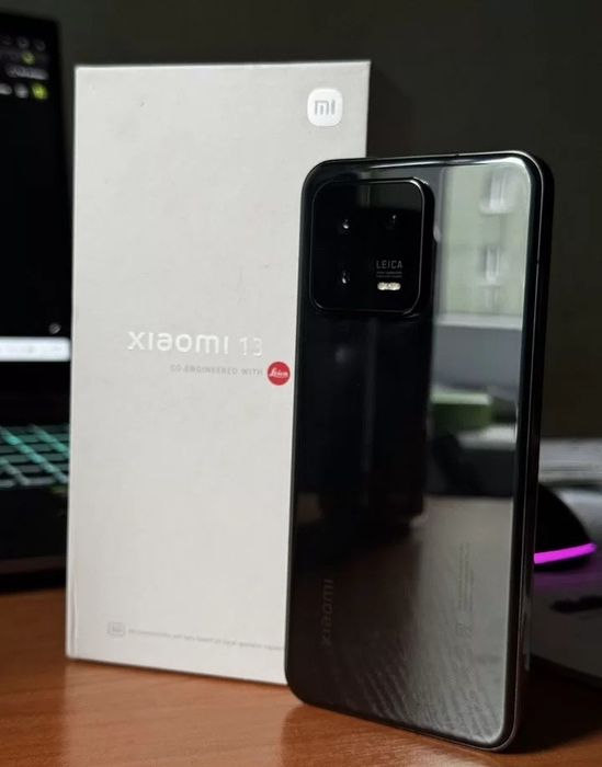 Xiaomi 13, 8/256 ГБ