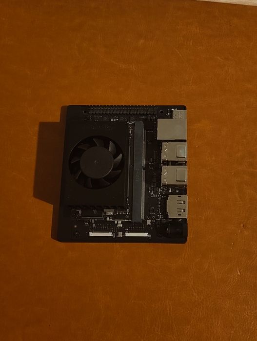 Vand  NVIDIA Jetson Orin Nano Super Developer Kit 8GB, cutie, complet.