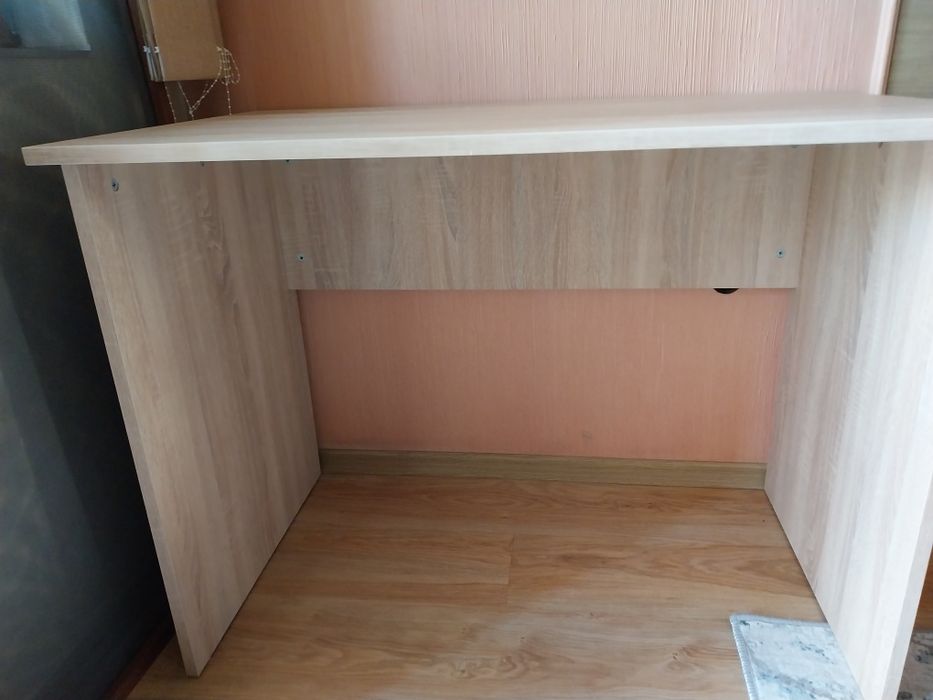 Ново боро,ТВ шкаф и дървена маса за хранене