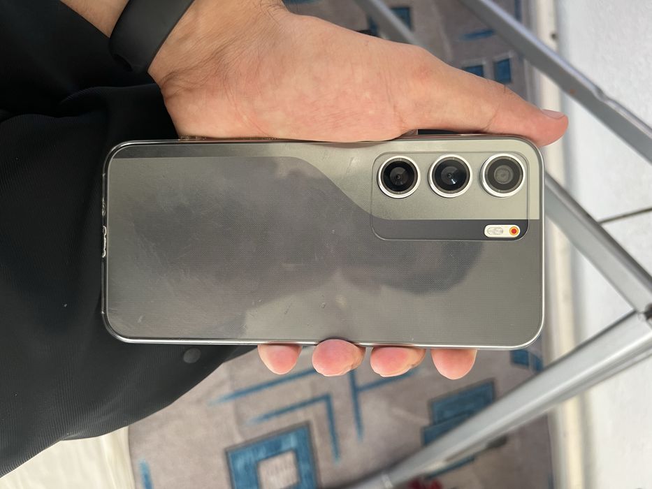 Продам телефон Tecno Camon 40Pro