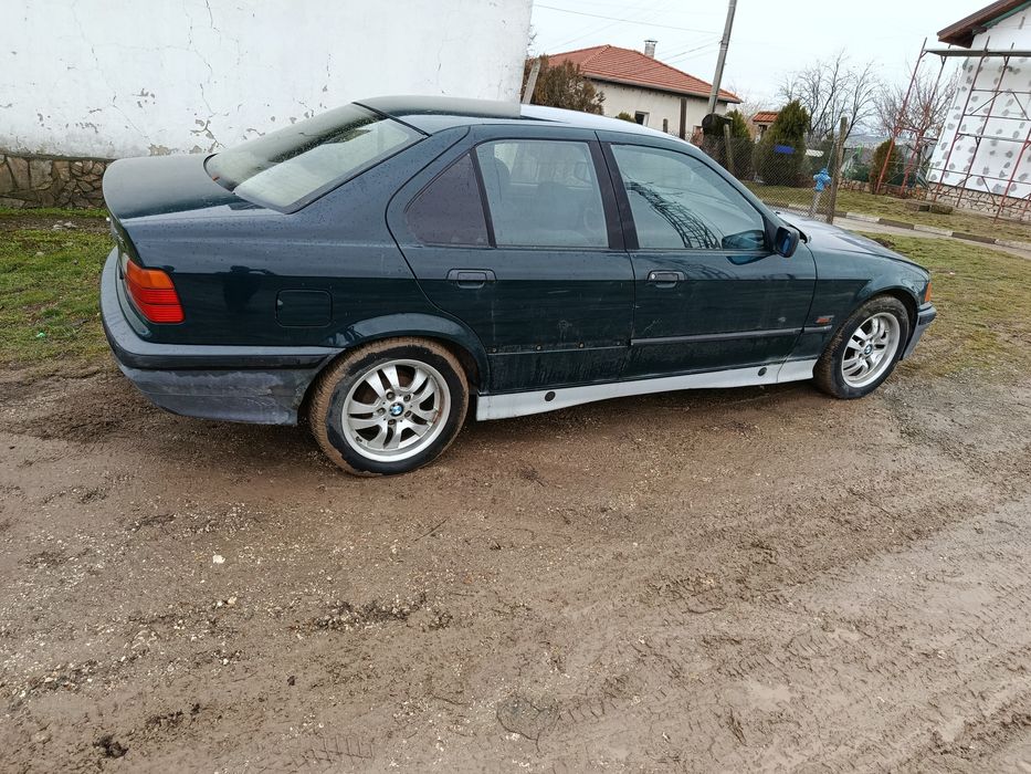 Продава се на Части BMW E36 1.8i бензин М43