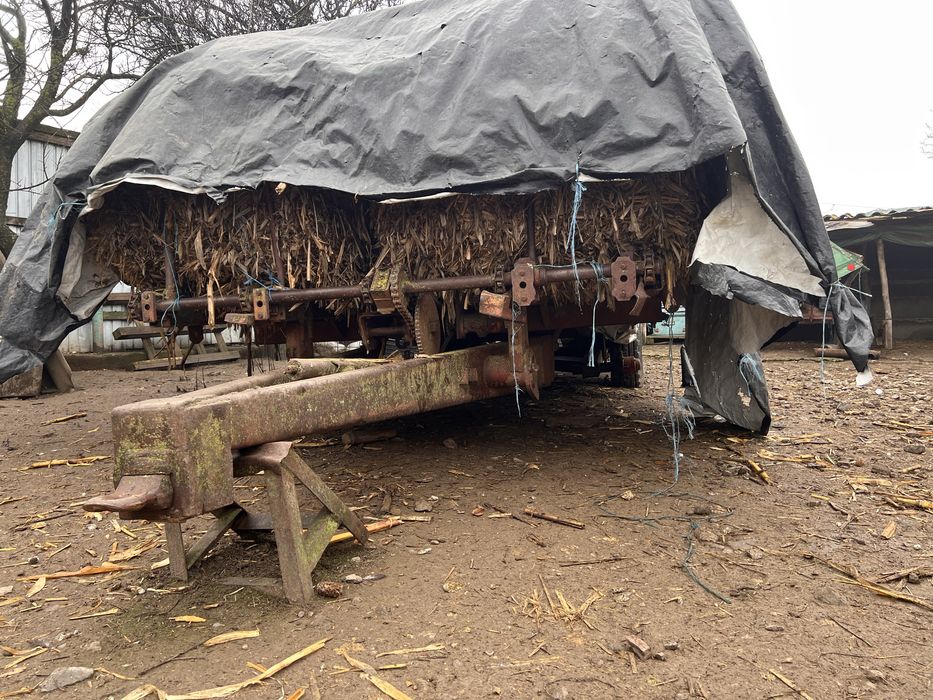 Tractor Universal 650