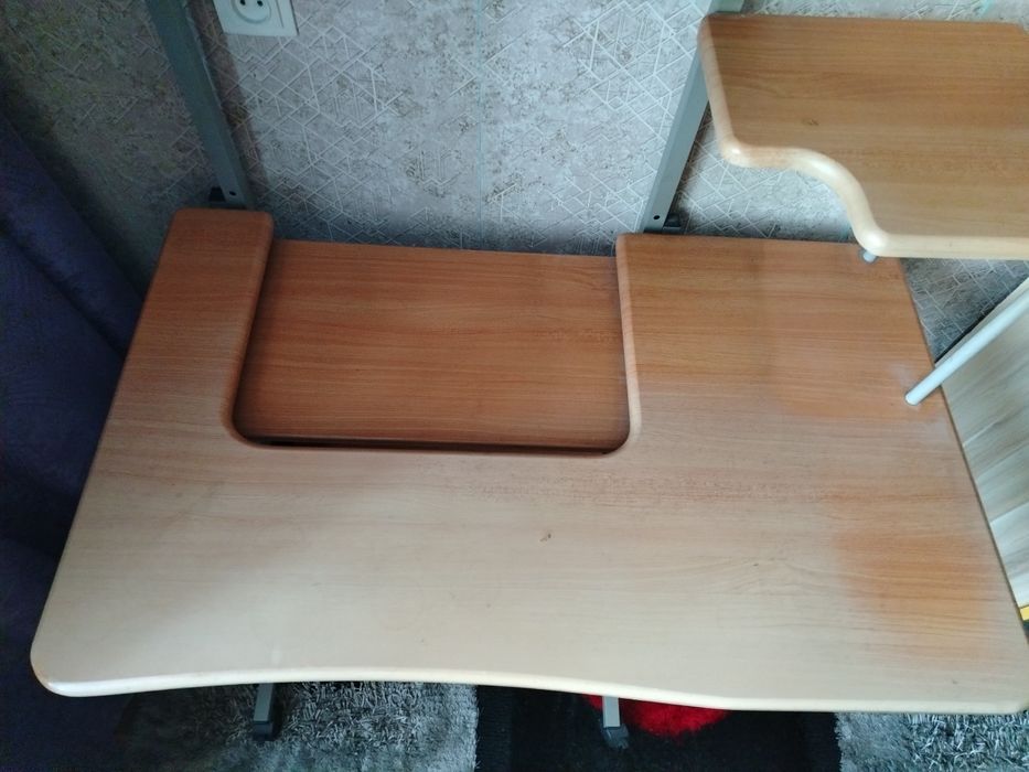 Продам рабочий стол недорого