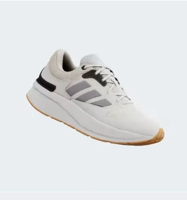 Продаються кроссовки бренда Adidas