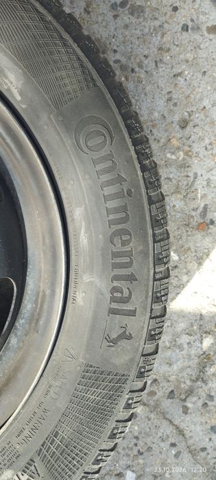 Продават се гуми с  джантите