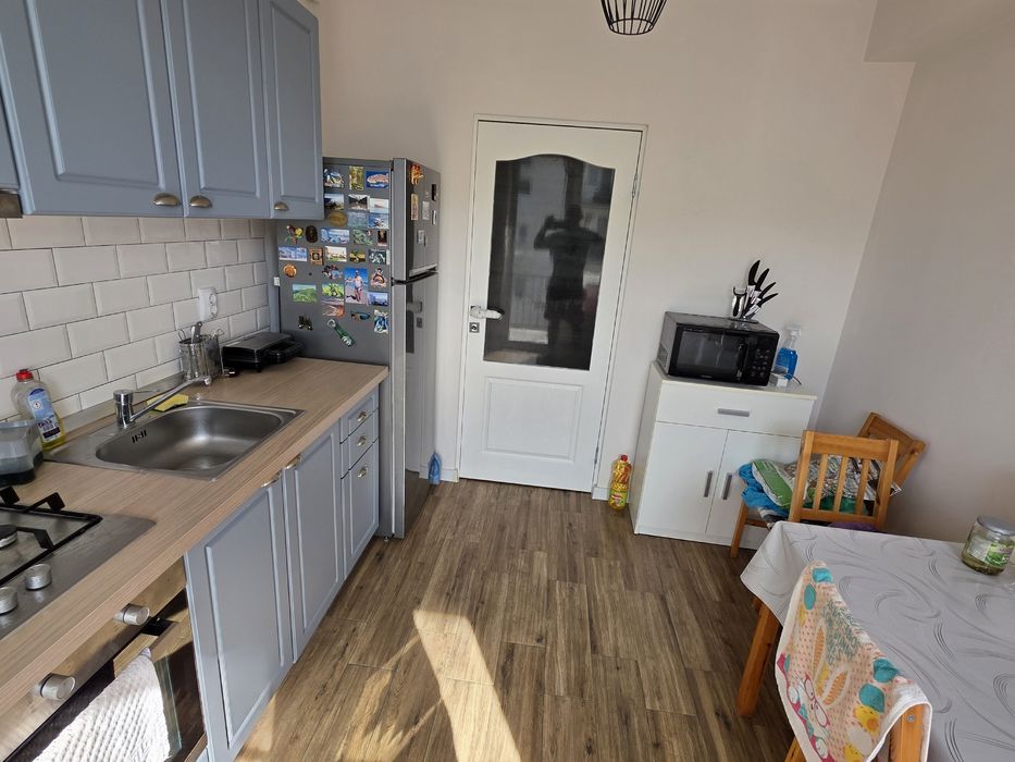 Vand apartament cu 2 camere