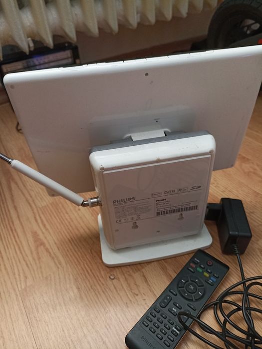 Mini tv Philips cu telecomanda