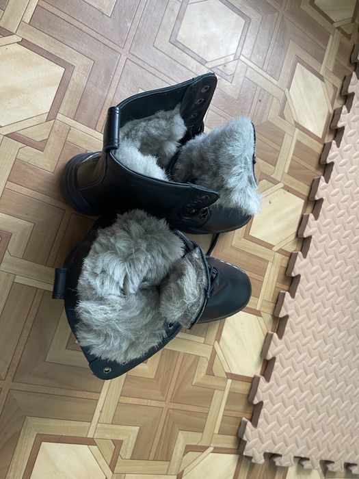 Продам обувь берцы