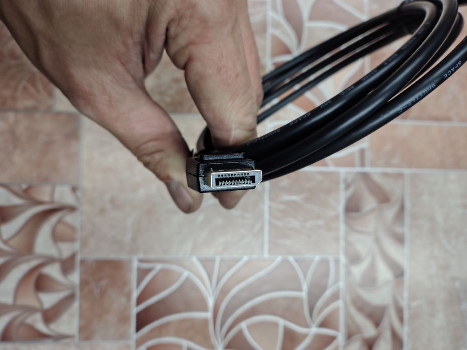 Активный USB-удлинитель, разные кабеля.