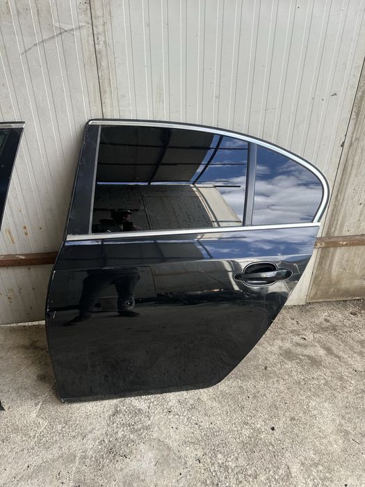 Portiera usa stanga fata BMW seria 5 E60 Portiera usa stanga spate BMW Seria 5 E60 sapphire metallic 520d 525d 530d 535d