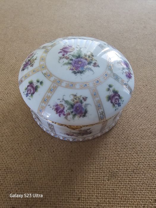 Кутийка за бижута