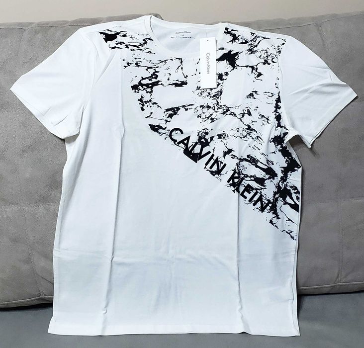 Нови оригинални фланелки CALVIN KLEIN - 100%  памук - L