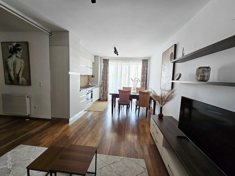 Apartament 3 camere mobilat, 2 bai, 3 unitati AC+parcare, 5 min Coresi