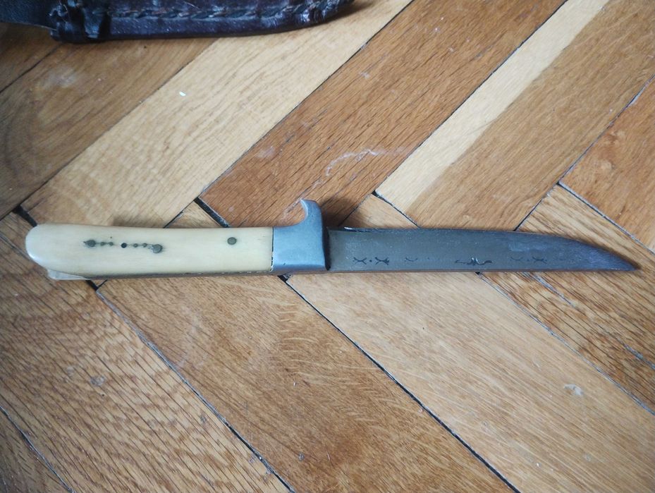 Стар нож с кания