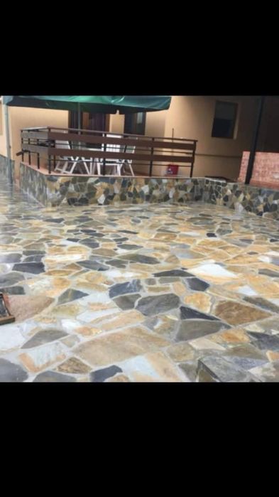 Vand si montez Piatră Naturală de Grecia  pret 60 lei m2 fără montaj.
