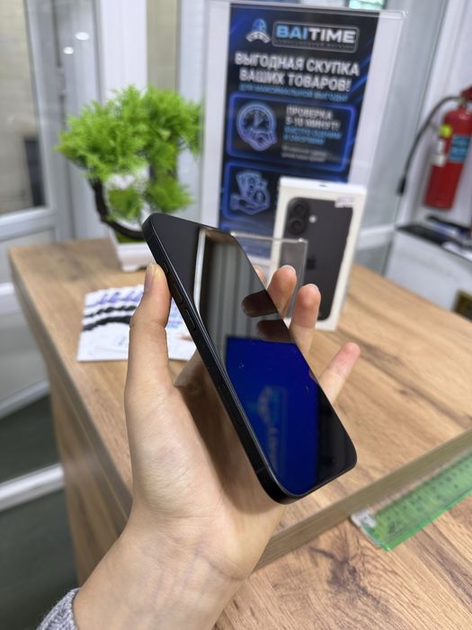 iPhone 16