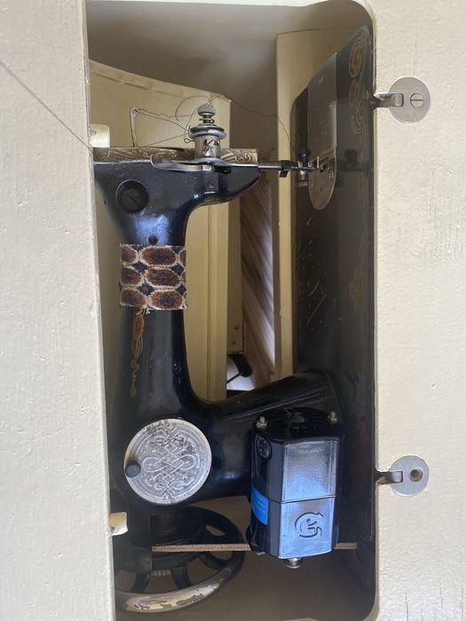 Швейная машинка и оверлог СРОЧНО!