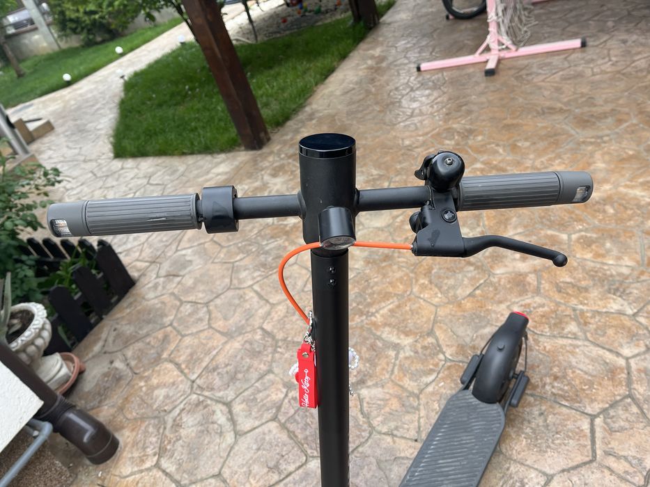Vand trotineta XIAOMI SCOOTER ELITE in garantie (10 km)