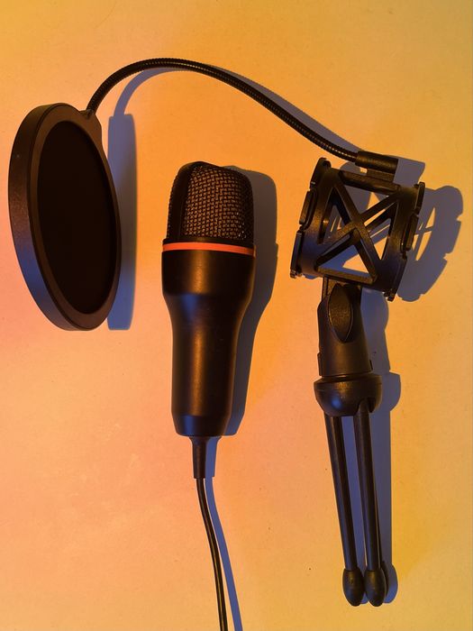 Продам микрофон.