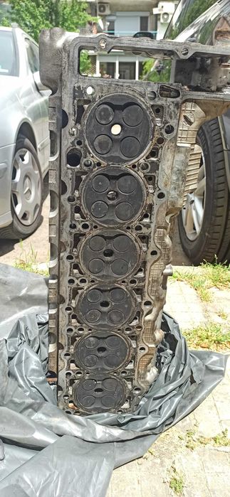 цилиндрова глава за Мерцедес  Е300TD (ом606) (за ремонт)