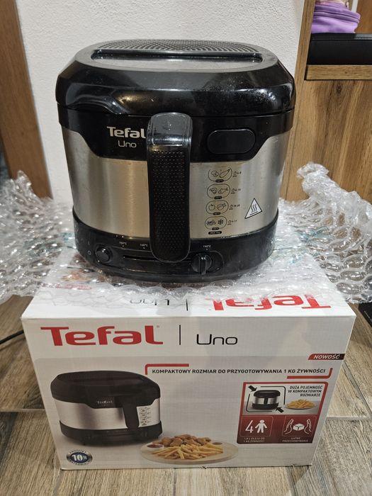 Vând Friteuză Tefal Uno