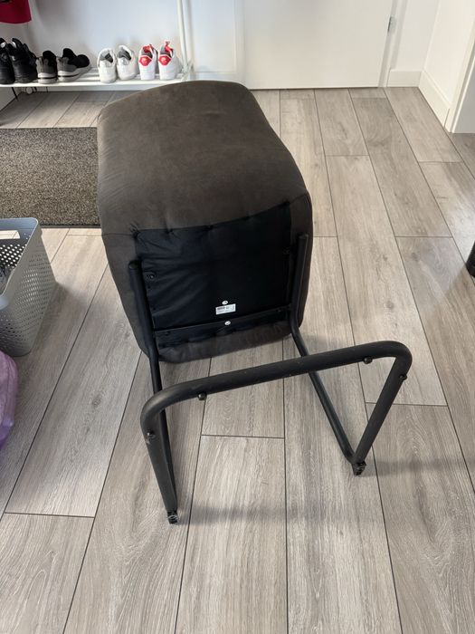 Scaun tapitat gri inchis