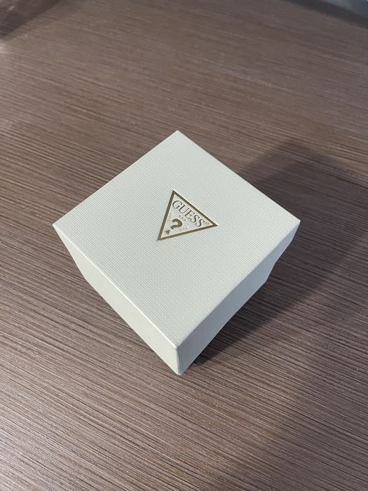 Ceas Guess, nou cu eticheta